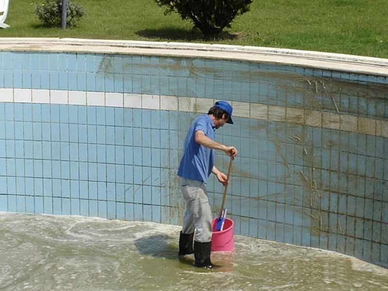 Jasa Kebersihan  Kolam Renang